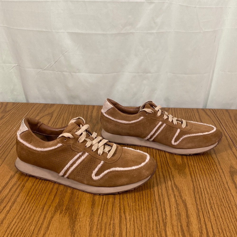 UGG Treadlite Suede Sneakers Mens Size 11.5